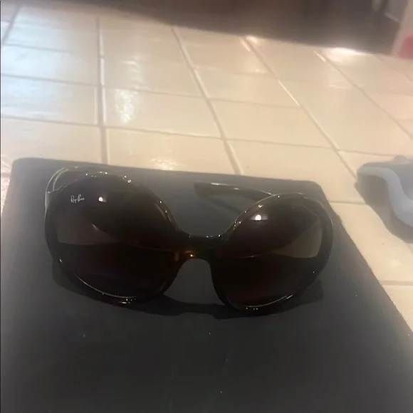 Ray-Ban Women's Dark Brown Sunglasses - Picture 1 of 8